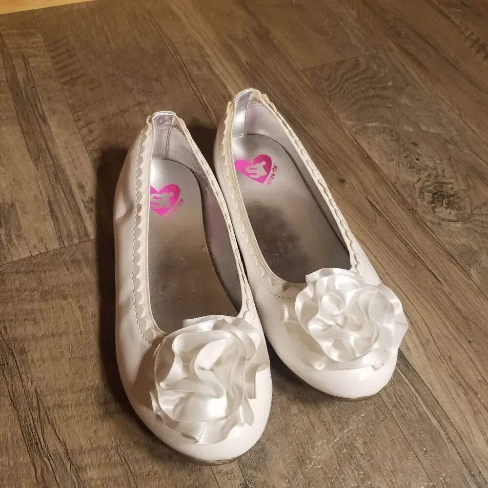 stride ride white flats 1
